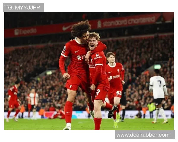 欧联杯精彩对决多特蒙德大胜曼联帽子戏法点燃全场激情