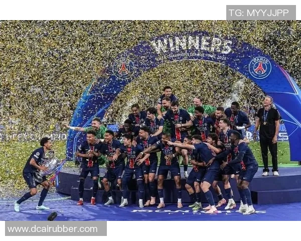 足总杯激战巴黎圣日耳曼与波尔图战成平局转会传闻引发全场热议