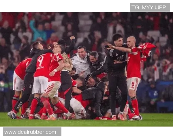 国王杯激战:拜仁与本菲卡战平补时进球引发全场狂欢点评 国王杯激战:拜仁与本菲卡战平补时进球引发全场狂欢点评