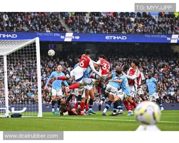 英超激战巴萨大胜曼城红牌争议引发全场热议 英超激战巴萨大胜曼城红牌争议引发全场热议