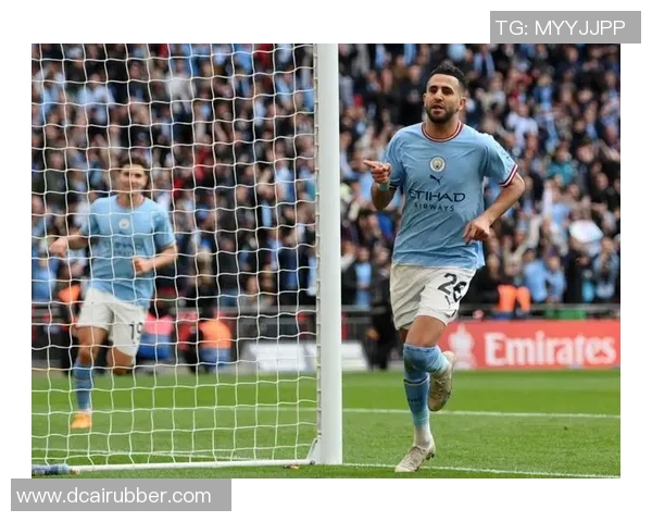 中超精彩对决波尔图逆转曼联帽子戏法引发全场狂欢战术分析揭秘